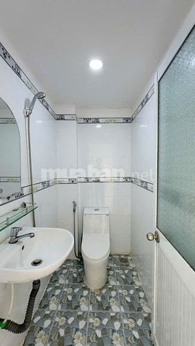 Bán Đất Tặng 2 Căn Nhà Riêng Biệt _ DT 6m x 20m _ Sổ Riêng _ Long Hậu