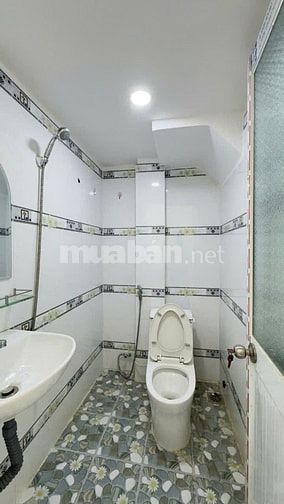 Bán Đất Tặng 2 Căn Nhà Riêng Biệt _ DT 6m x 20m _ Sổ Riêng _ Long Hậu