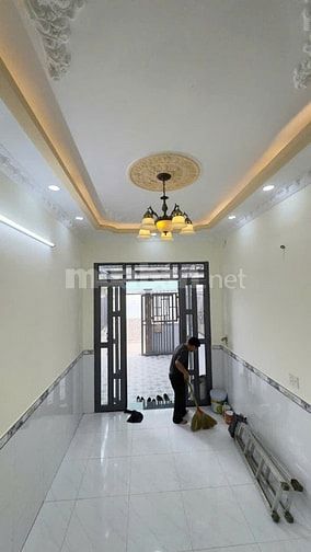 Bán Đất Tặng 2 Căn Nhà Riêng Biệt _ DT 6m x 20m _ Sổ Riêng _ Long Hậu