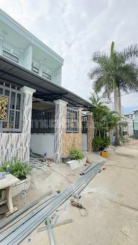 Bán Đất Tặng 2 Căn Nhà Riêng Biệt _ DT 6m x 20m _ Sổ Riêng _ Long Hậu