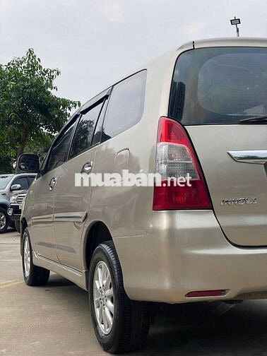 Toyota Innova E 2012 Vàng cát