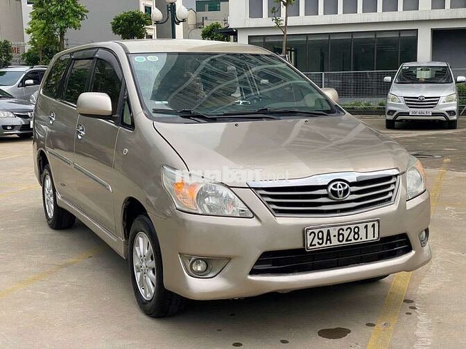 Toyota Innova E 2012 Vàng cát