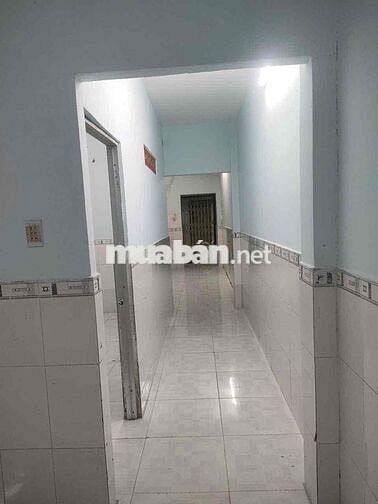 Cho thuê nhà 5tr/ tháng.  DT: 4m x 20m Lầu 3PN (2 kín 1 mở) 2WC.  👉 Đư