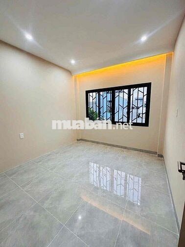 Nhà 2 lầu mới 100% trục chính hẻm 54 Hùng Vương
