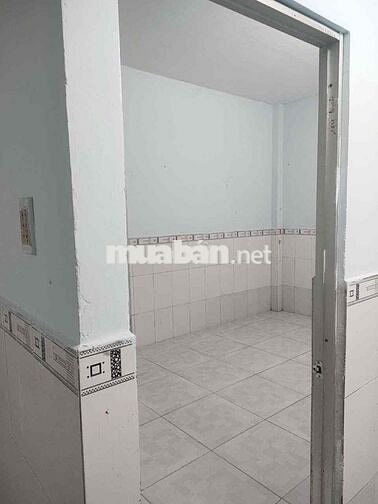 Cho thuê nhà 5tr/ tháng.  DT: 4m x 20m Lầu 3PN (2 kín 1 mở) 2WC.  👉 Đư