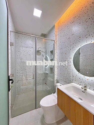 Nhà 2 lầu mới 100% trục chính hẻm 54 Hùng Vương