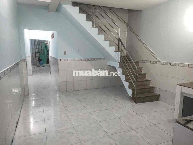 Cho thuê nhà 5tr/ tháng.  DT: 4m x 20m Lầu 3PN (2 kín 1 mở) 2WC.  👉 Đư
