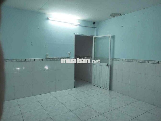 Cho thuê nhà 5tr/ tháng.  DT: 4m x 20m Lầu 3PN (2 kín 1 mở) 2WC.  👉 Đư