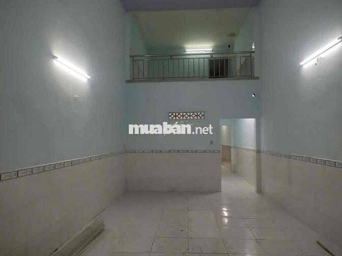 Cho thuê nhà 5tr/ tháng.  DT: 4m x 20m Lầu 3PN (2 kín 1 mở) 2WC.  👉 Đư