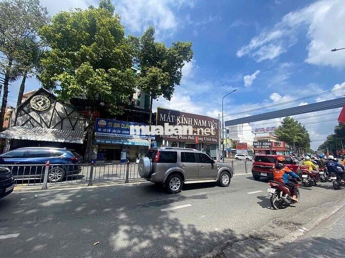 Mặt bằng Lê Hồng Phong gần ngã 4 đối diện trường  học