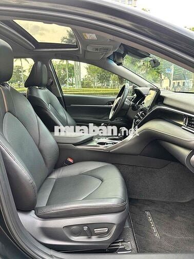 Toyota Camry 2.5 HV 2023 61000km Đen