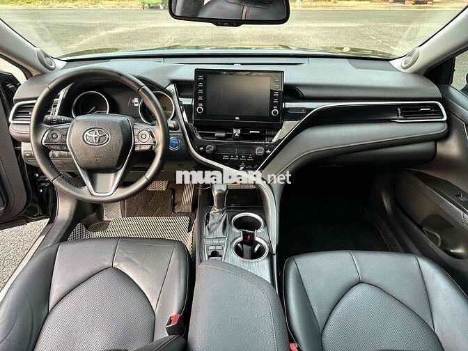 Toyota Camry 2.5 HV 2023 61000km Đen