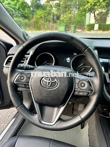 Toyota Camry 2.5 HV 2023 61000km Đen
