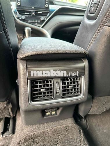 Toyota Camry 2.5 HV 2023 61000km Đen
