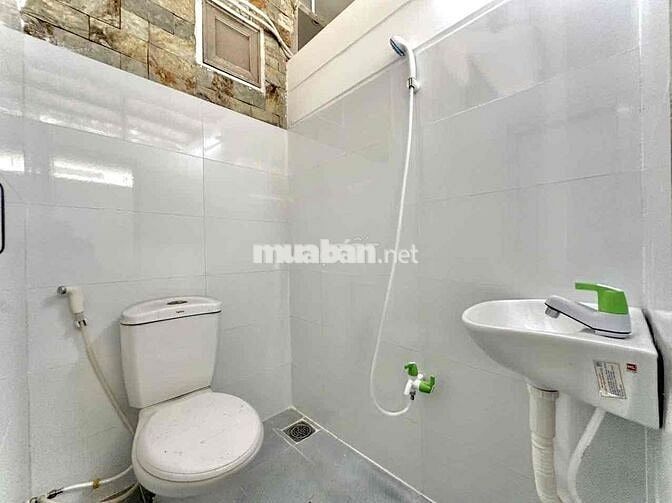 MẶT BẰNG KINH DOANH CÓ GÁC NGỦ LẠI HẺM XE TẢI CÁCH ĐƯỜNG LỚN 20M