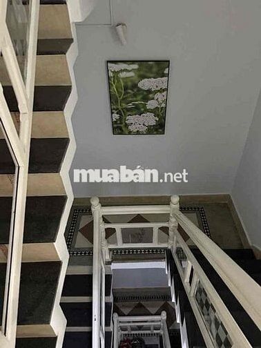 Cho thuê CHDV đường Calmette Quận 1