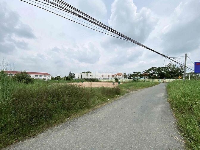 BÁN đất H.Bến Lức cũ, QH full ONT dt:1392m2 giá 3.75 tỷ TL nhanh