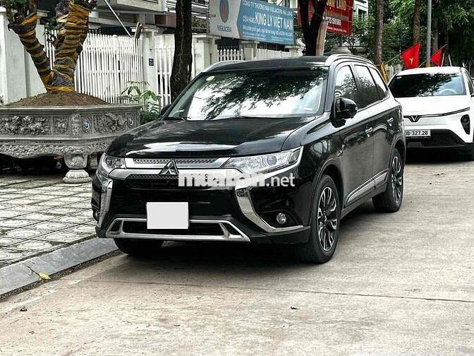 Mitsubishi Outlander 2.0 CVT sản xuất 2021