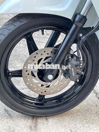 Honda SH150i nhập ý...đăng ký 2011 108 đầu.Trắng