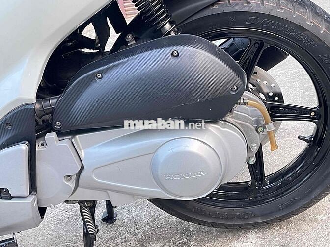 Honda SH150i nhập ý...đăng ký 2011 108 đầu.Trắng