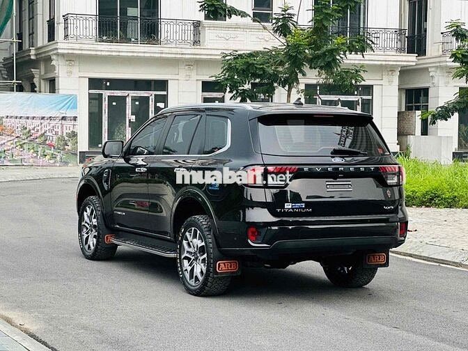 Ford Everest Titanium 2.0L 4x4 AT sản xuất 2022