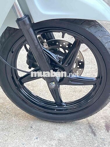Honda SH150i nhập ý...đăng ký 2011 108 đầu.Trắng