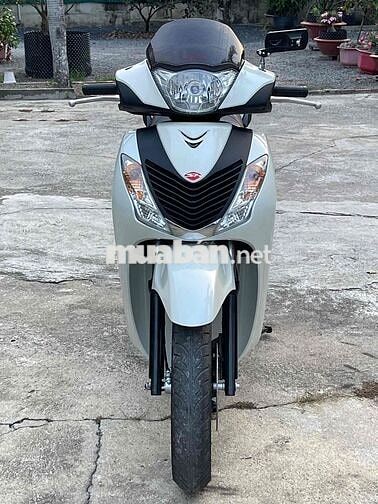 Honda SH150i nhập ý...đăng ký 2011 108 đầu.Trắng