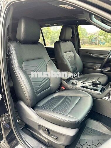 Ford Everest Titanium 2.0L 4x4 AT sản xuất 2022