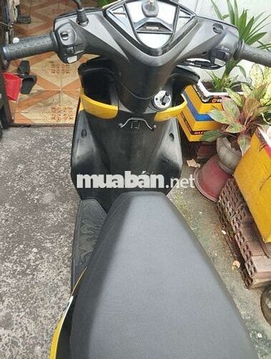 Yamaha Luvias Đen vàng