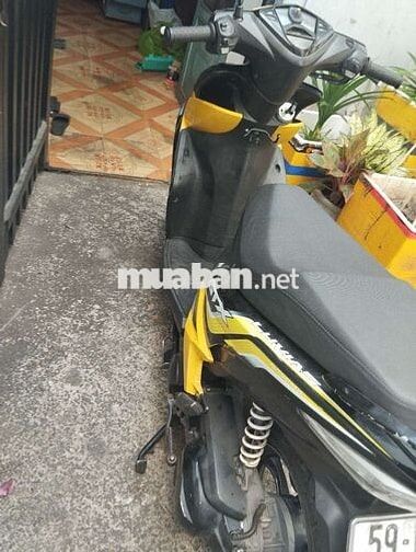 Yamaha Luvias Đen vàng
