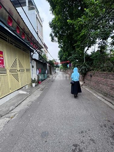 Bán nhà cũ 166m2 một mặt ngõ ,một mặt hồ ngõ 2 ngọc thụy long biên
