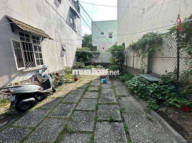 chính chủ cần bán nhà cách đường nguyễn ảnh thủ 100m diện tích 160m2