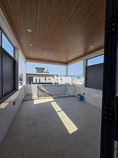 TOÀ NHÀ 5 TẦNG, 140M2, DTSD 700M2, TRỤC 30 THÁNG 4, VỊ TRÍ TRUNG TÂM