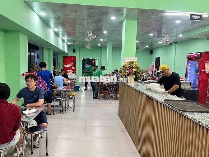 Cần tuyển nhân viên phục vụ tiệm mì
