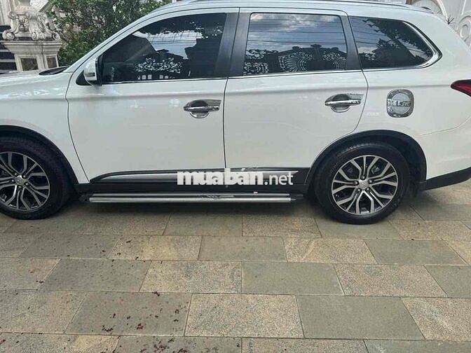 Mitsubishi Outlander 2019 Trắng