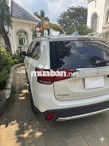 Mitsubishi Outlander 2019 Trắng