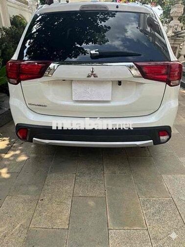 Mitsubishi Outlander 2019 Trắng