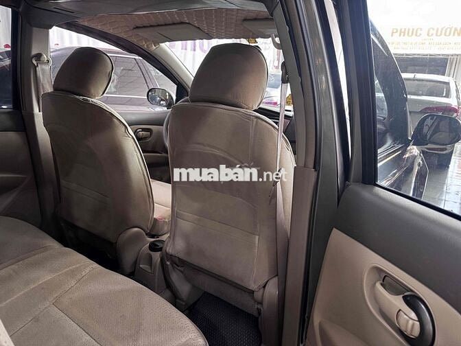 Nissan Grand Livina 2011 Xám