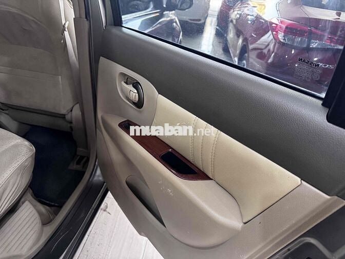 Nissan Grand Livina 2011 Xám