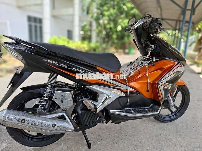 Honda AB 125 Fi Cam đen