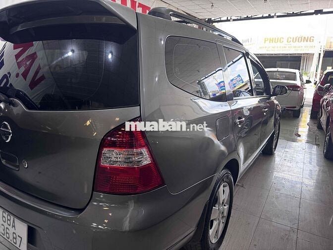 Nissan Grand Livina 2011 Xám