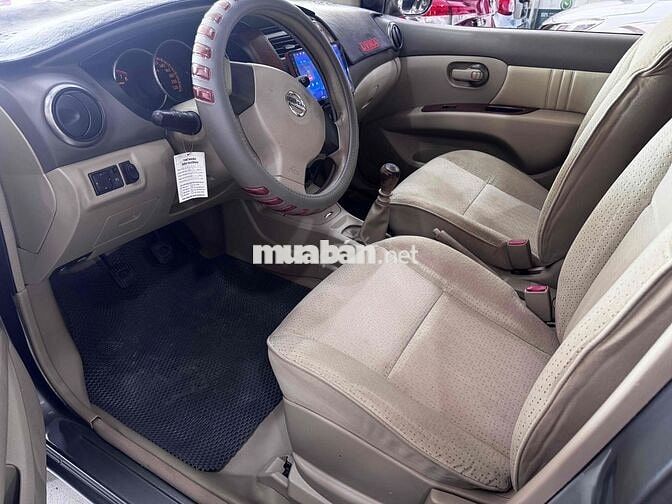 Nissan Grand Livina 2011 Xám