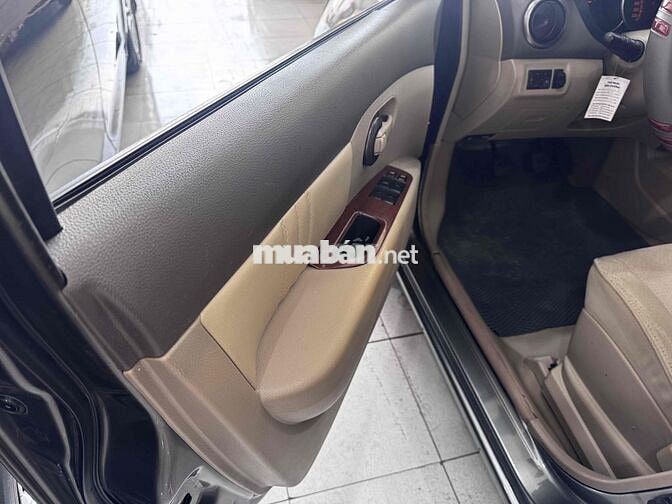 Nissan Grand Livina 2011 Xám
