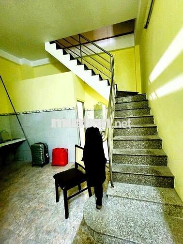 Cho thuê nhà hxh đường số 9 Linh Tây ngang 8m rộng hiếm thoáng