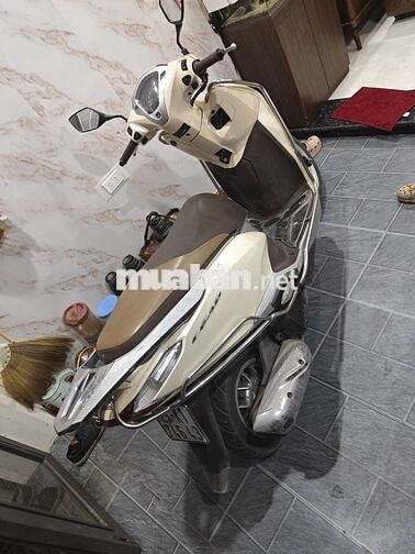 Honda Lead màu Kem Như mới