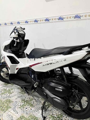 Honda Air Blade 2022 Trắng đen