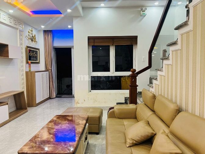Nhà mới, nội thất full, chính chủ làm để ở nên tâm huyết