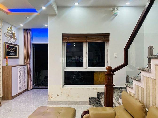Nhà mới, nội thất full, chính chủ làm để ở nên tâm huyết