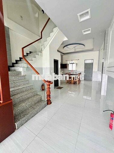 NHÀ CHO THUÊ: TRỆT 3 LẦU TUYỆT ĐẸP, MỚI - FULL MÁY LẠNH - MẶT TIỀN KHU