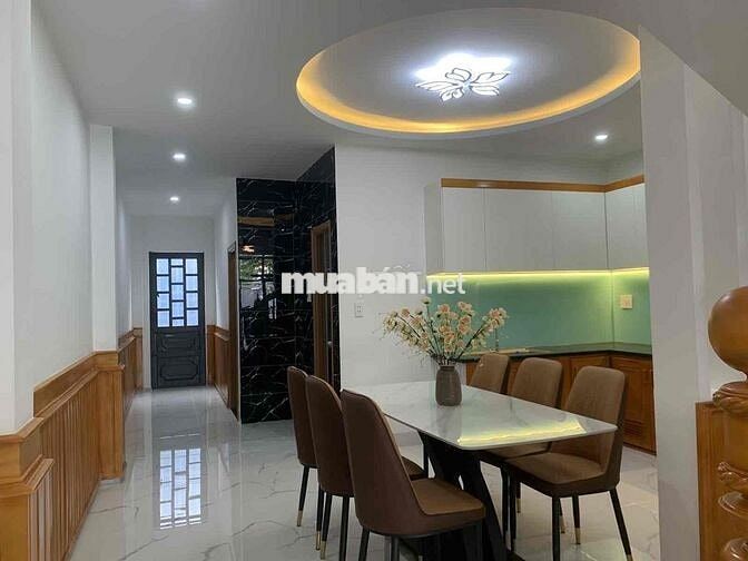 nhà mặt tiền ngay gần bến xe trung tâm Đà Nẵng, đầy đủ công năng